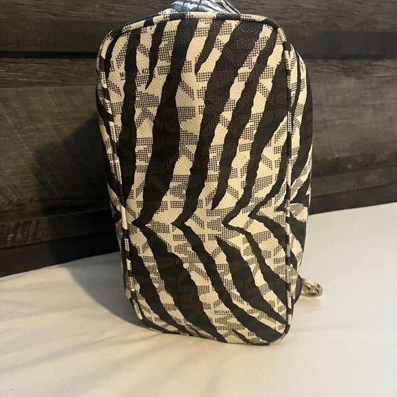 Authentic Michael Kors Brown and Cream Tote Bag - Picture 7 of 10